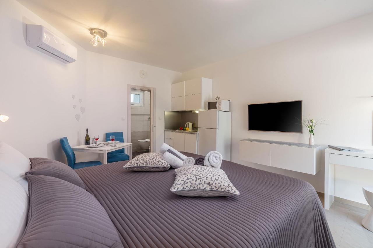 Evita Fazana Premium Studio Apartments Eksteriør billede