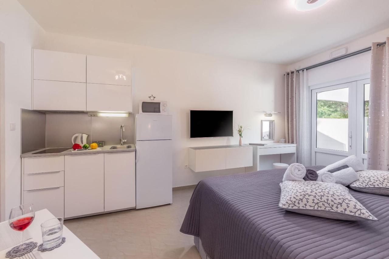Evita Fazana Premium Studio Apartments Eksteriør billede